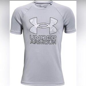 Boys Under Armour Loose Fit Gray T-Shirt Size Youth Medium NEW WITH TAGS